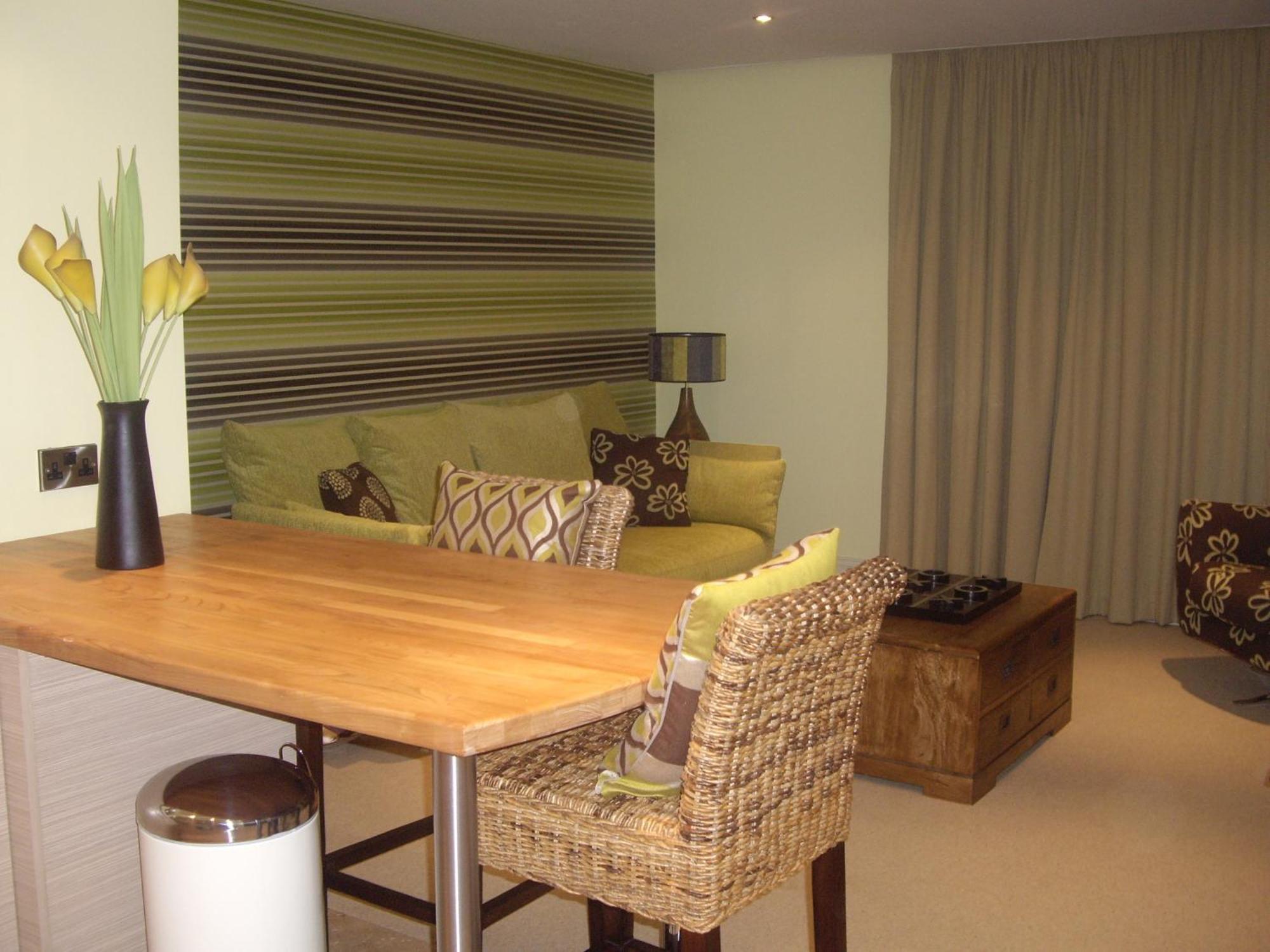 Portland Apartments Cheltenham Bagian luar foto