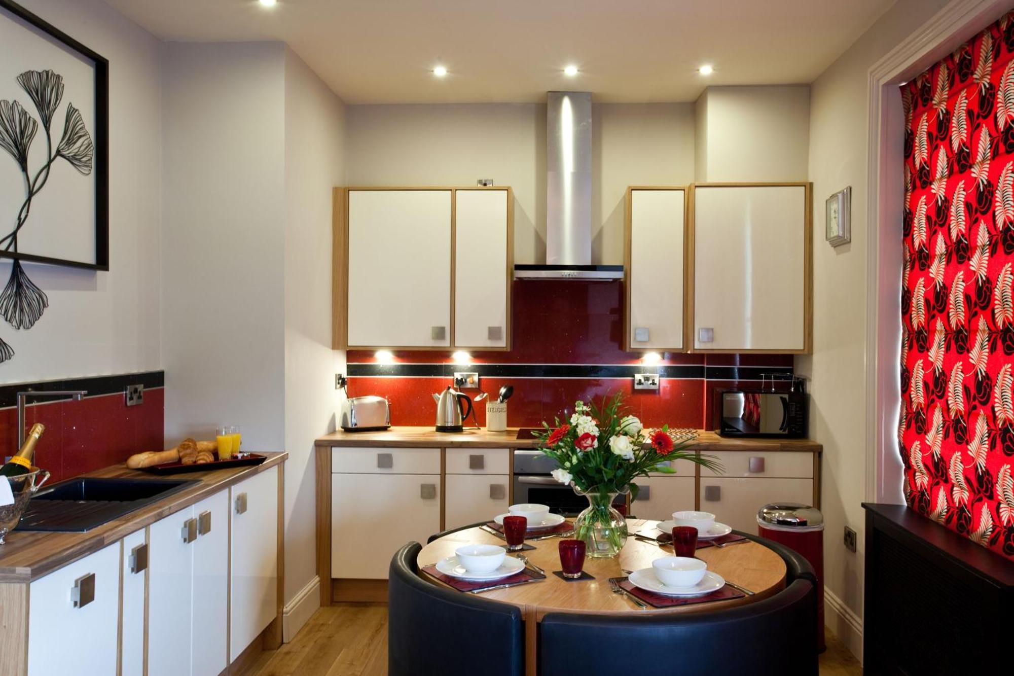 Portland Apartments Cheltenham Bagian luar foto
