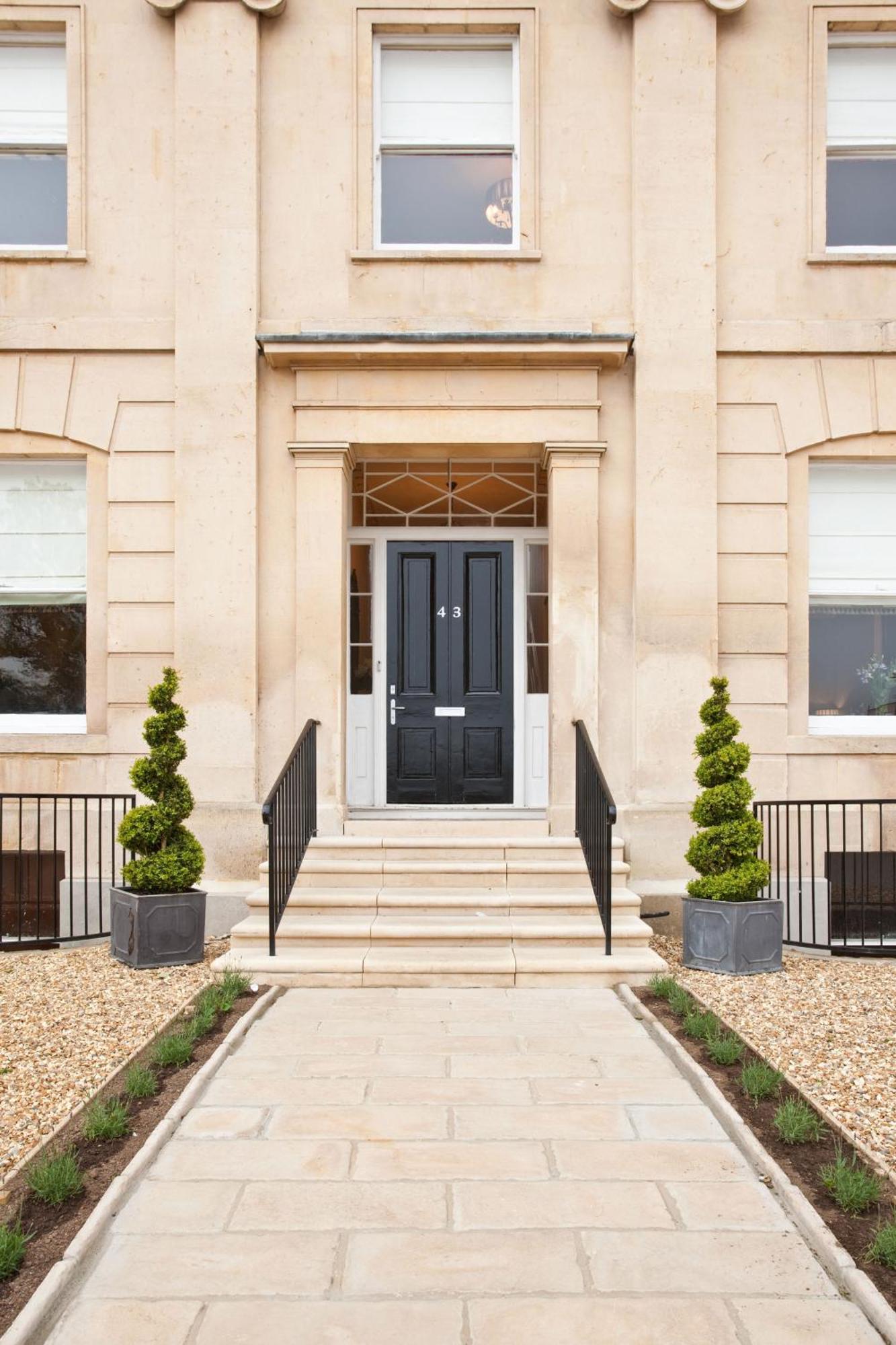 Portland Apartments Cheltenham Bagian luar foto